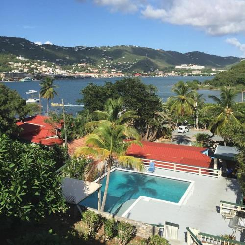 Olga's Fancy, Charlotte Amalie