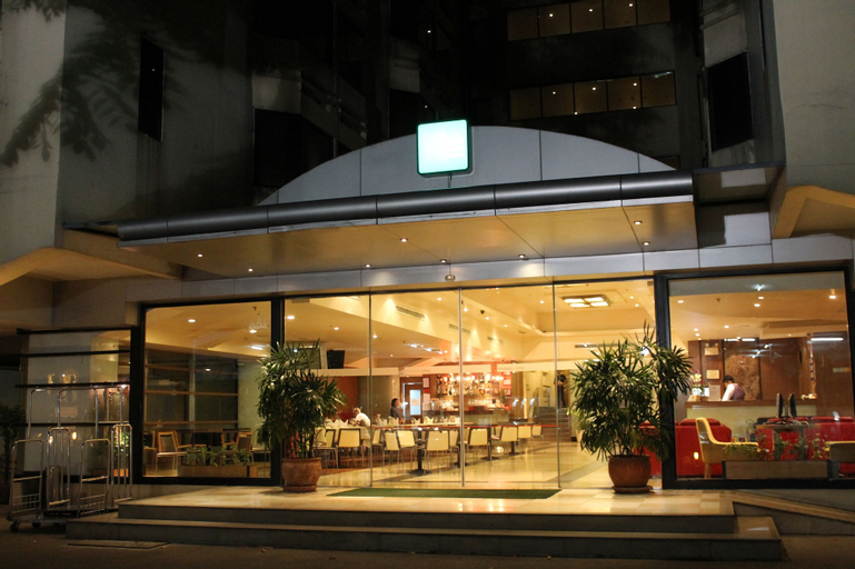 The Seasons Bangkok Huamark, Bang Kapi