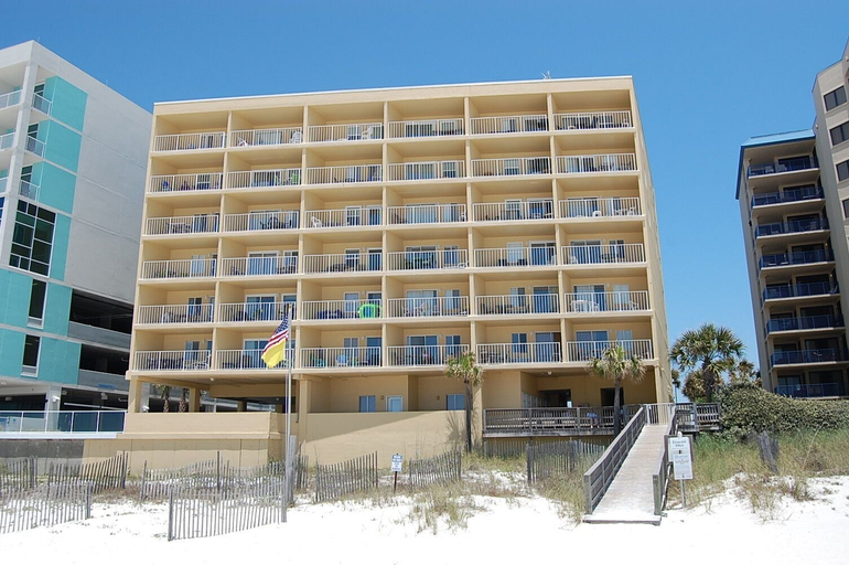 Exterior & Views 2, Emerald Skye 63 1 Bedroom Condo, Baldwin