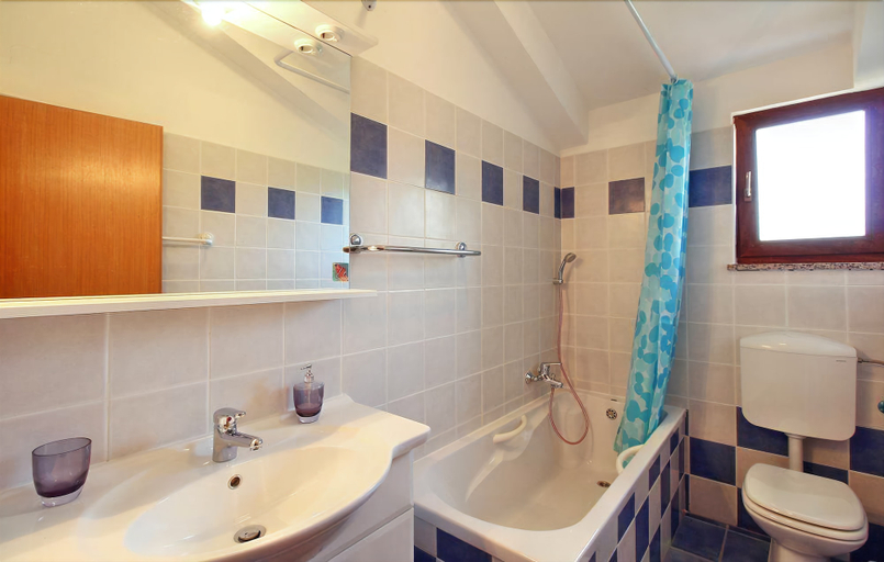 Bathroom 3, House Marina, Poreč