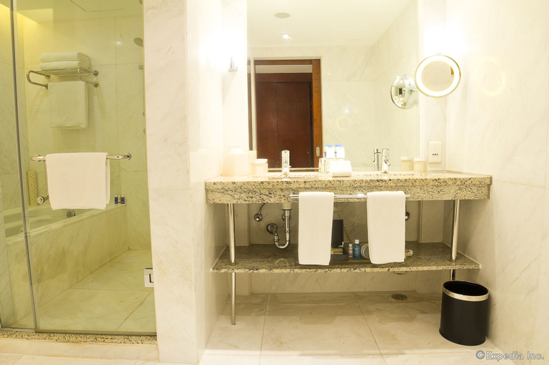 Bathroom 9
