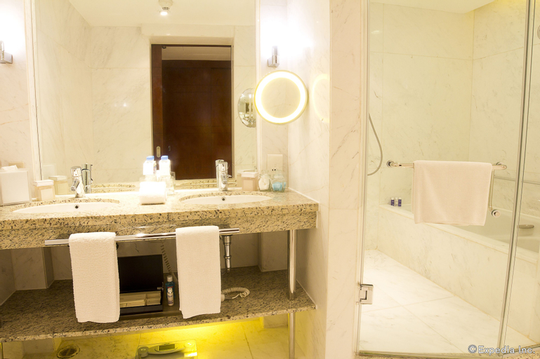 Bathroom 27