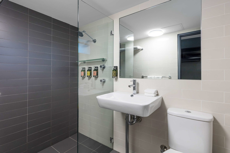 Bathroom 19