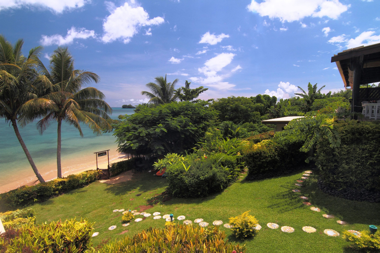 Coconut Grove Beachfront Cottages, Cakaudrove