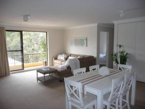 Fleur Court, Unit 9, 26-28 Head Street, Great Lakes