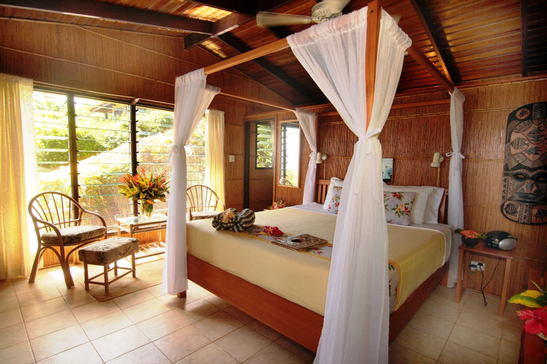 Coconut Grove Beachfront Cottages, Cakaudrove