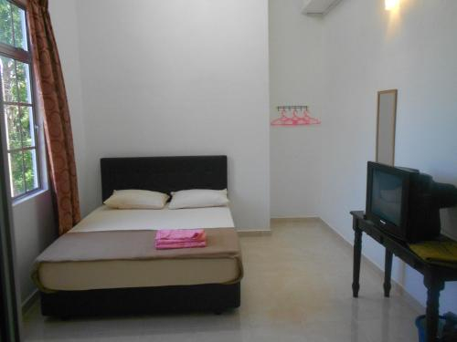 Bedroom 3, TT Rest House, Tumpat