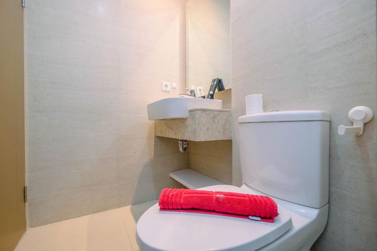 New Fully Furnished Studio at Gold Coast PIK By Travelio, Jakarta Utara