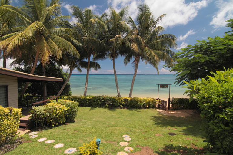 Coconut Grove Beachfront Cottages, Cakaudrove