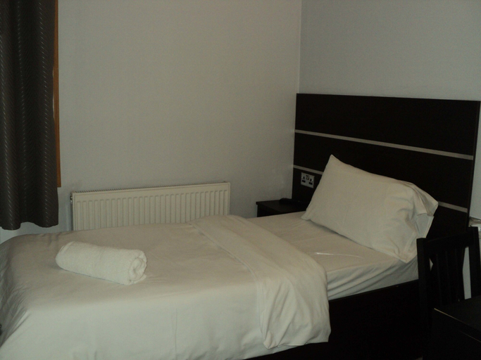 Bedroom 3, New Globe Hotel, London