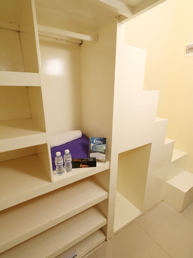 Kamar Keluarga Jelambar, West Jakarta