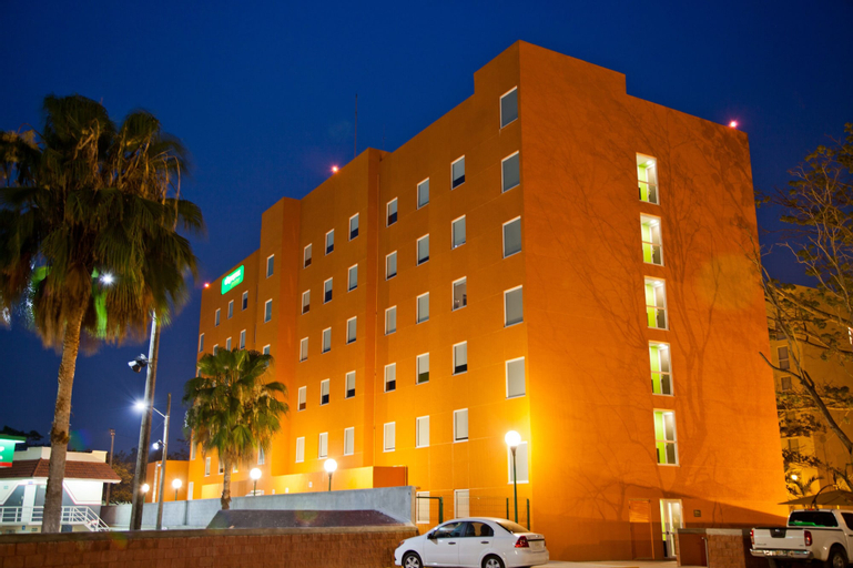 City Express Junior Villahermosa, Centro