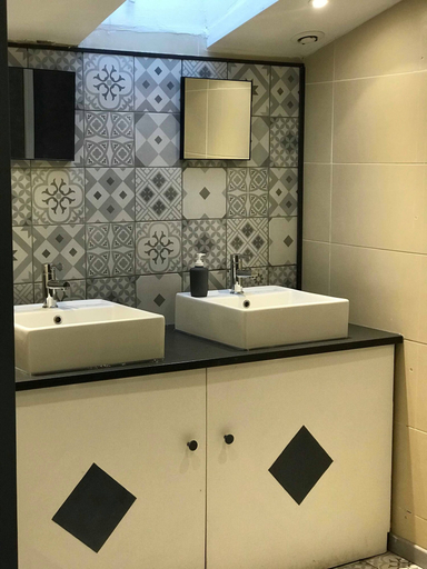 Bathroom 5, Gite Le Chemin vers l'Etoile, Pyrénées-Atlantiques