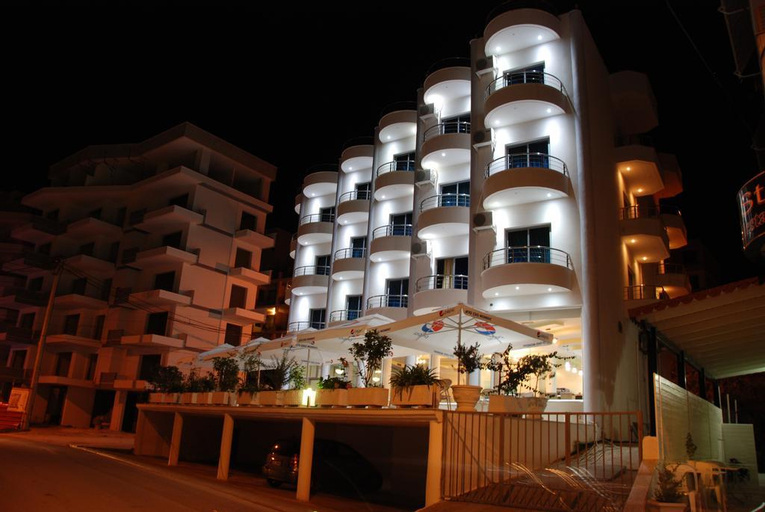 Hotel Bora Bora, Sarandës