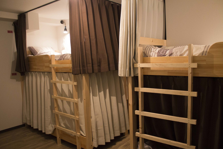 Bedroom 4, Dotombori Base - Hostel, Osaka