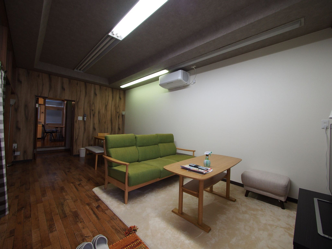 Nest Entire house for 10 ppl 5min Imaike Station, Nagoya