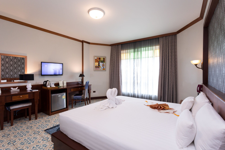 Erawan Hotel, Takua Thung