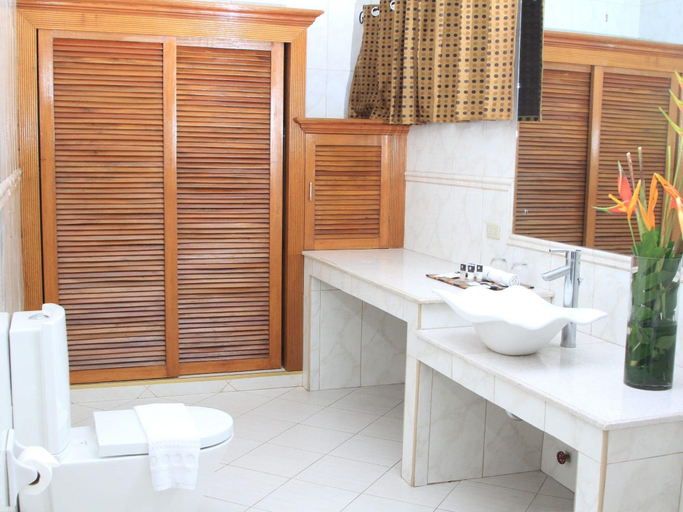 Bathroom 4, The Bell Hotel, Bacolod City