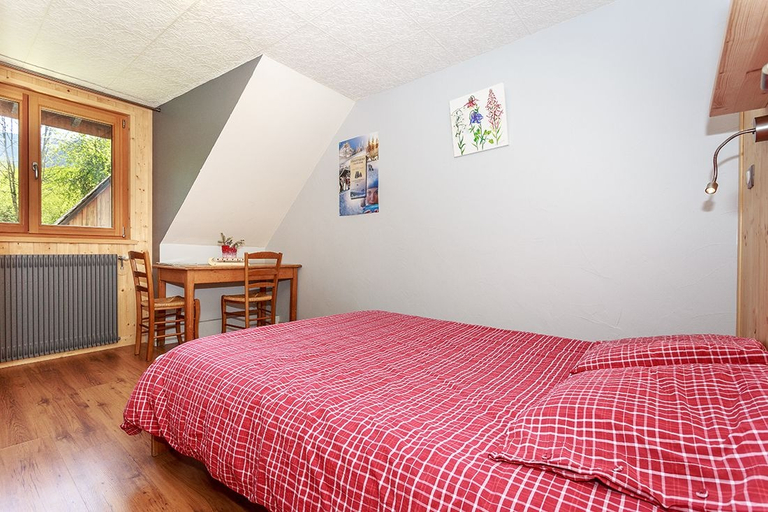 Bedroom 3, gite auberge l'herbe tendre, Isère