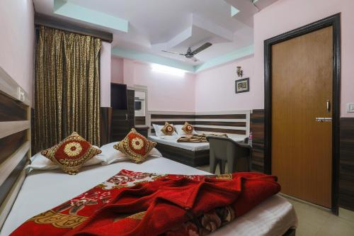 Hotel Sweet Home DX, West