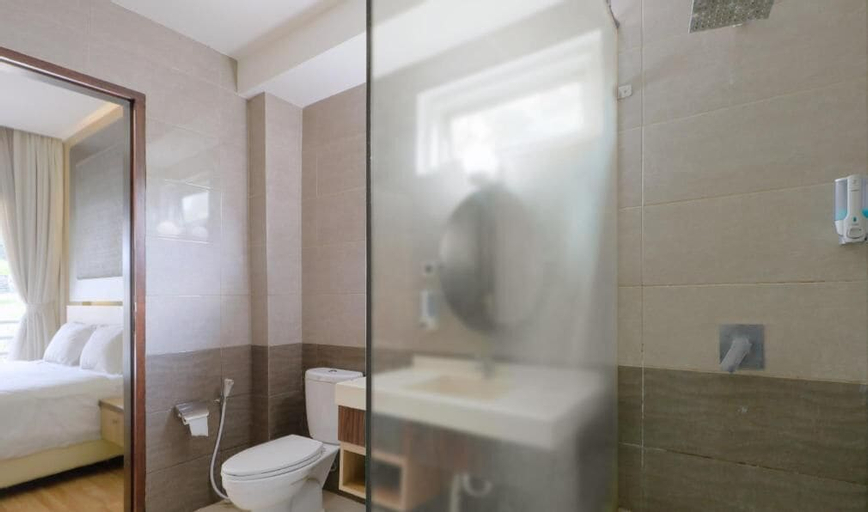 Bathroom 7