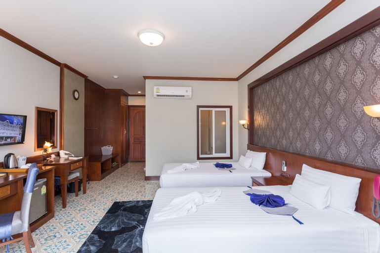 Erawan Hotel, Takua Thung