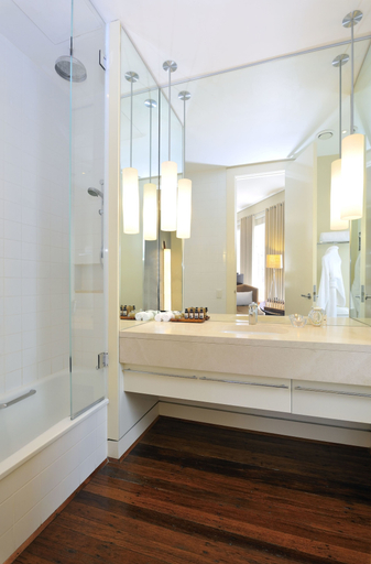 Bathroom, Hotel Lindrum Melbourne, Melbourne