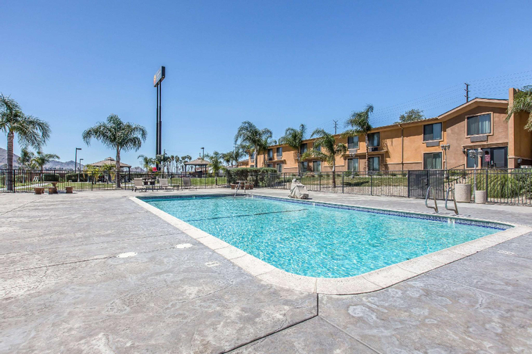 Comfort Inn And Suites Colton, San Bernardino