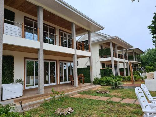 La Digue Luxury Beach Bungalow,