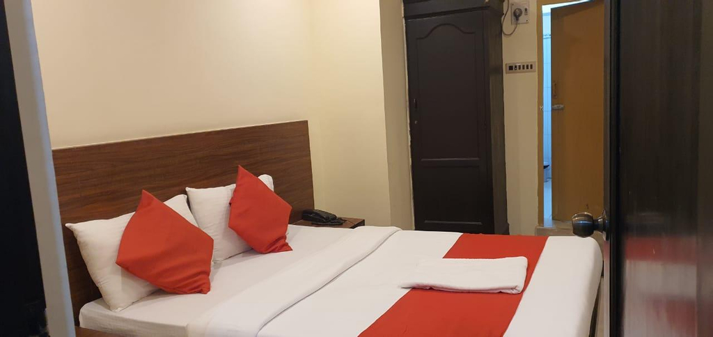hotel new white residency, Puducherry