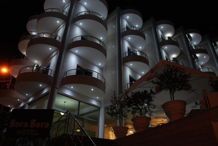Hotel Bora Bora, Sarandës