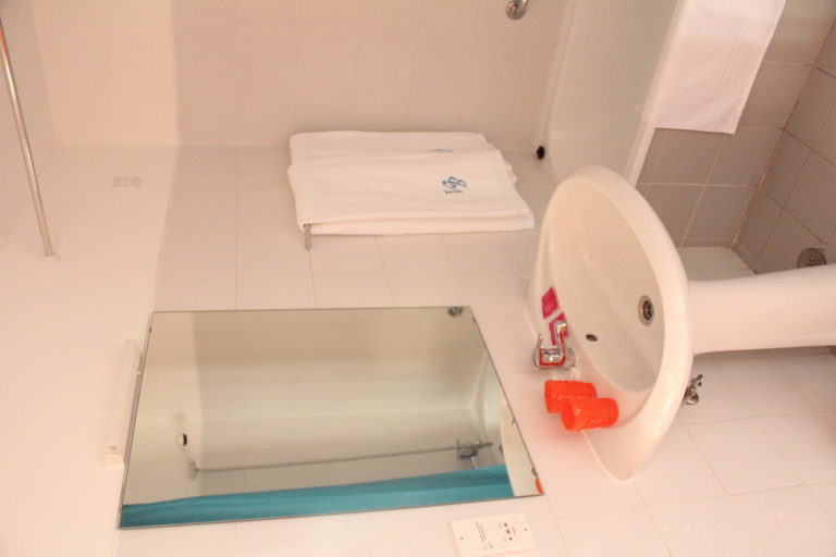 Bathroom 4, Hotel Vila Bela, Machico