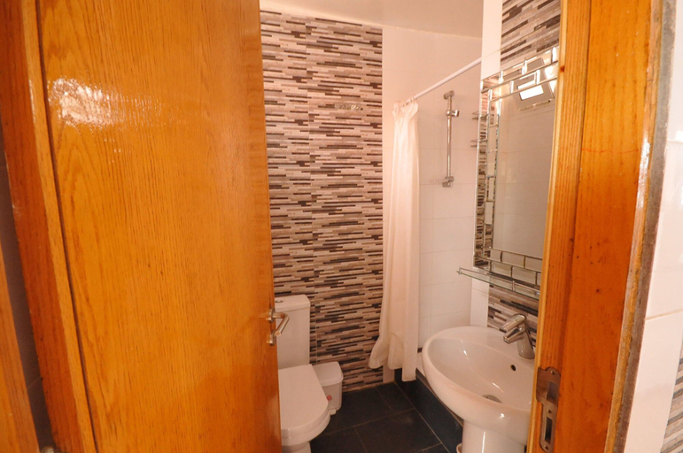 Bathroom 5, Travel Surf Morocco, Agadir-Ida ou Tanane