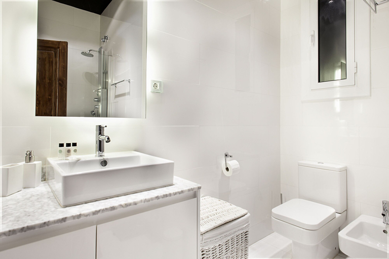 Bathroom 5, Midtown Luxury Apartments, Barcelona