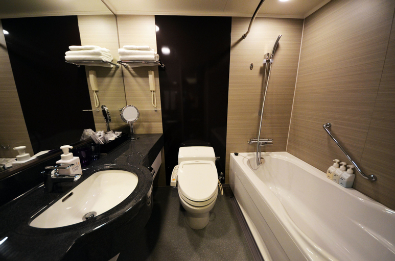 Bathroom 14