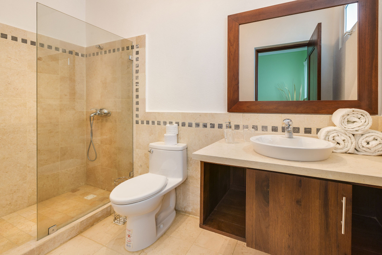 Bathroom 5, Blue Green E3-a1, Sosua