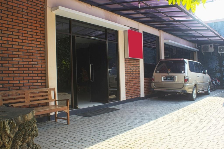 RedDoorz Plus @ Hotel Wijaya Kusuma Yogyakarta, Yogyakarta