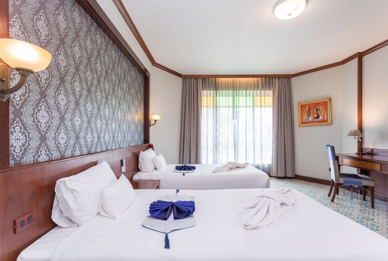 Erawan Hotel, Takua Thung