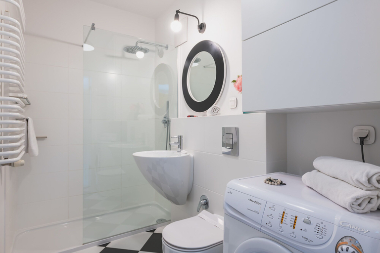 Bathroom 4, P&O Apartments Arkadia 2, Warsaw
