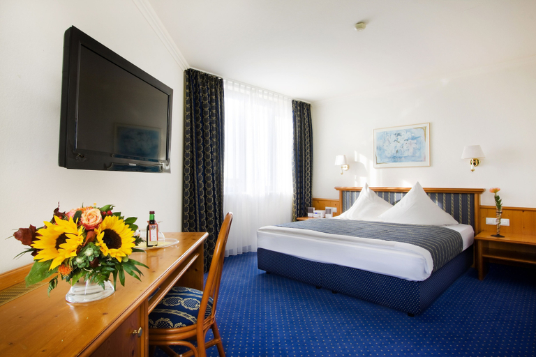 Bedroom 3, Lechpark Hotel, Augsburg