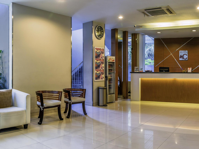 Public Area 2, New Coklat, Surabaya