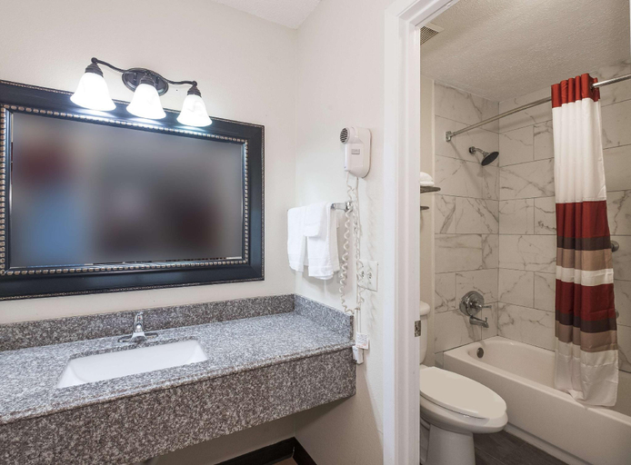 Bathroom 4, Red Roof Inn Chipley, Washington
