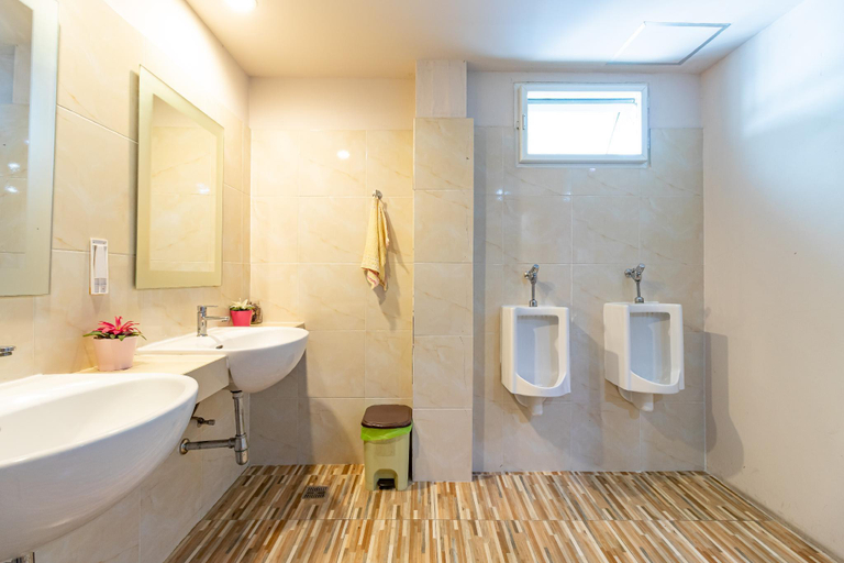 Bathroom 4, Sleep Dee Hostel by ZUZU, Khlong Toey