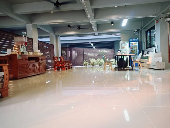 Public Area, Beerapan Hotel, Thon Buri