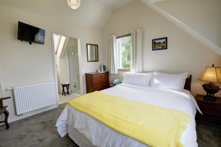 Bedroom, Alpine Suites, Queenstown-Lakes