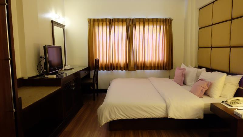 Bedroom 3, GRAND BUSINESS INN, Wattana