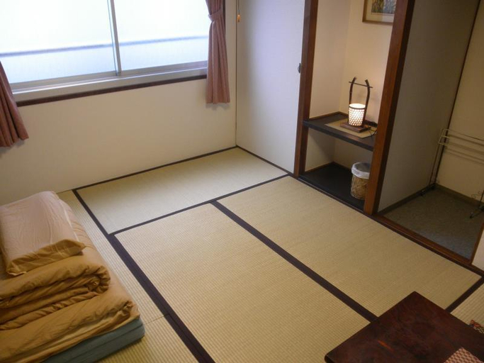Bedroom 2, J-Hoppers Hiroshima Guesthouse, Hiroshima
