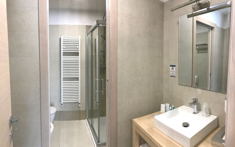 Bathroom 5, Hotel Palmensis, Fermo