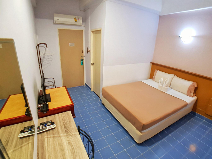 Bedroom, Pacific Inn, Phuket Island