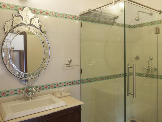Bathroom, Lake Pichola, Udaipur